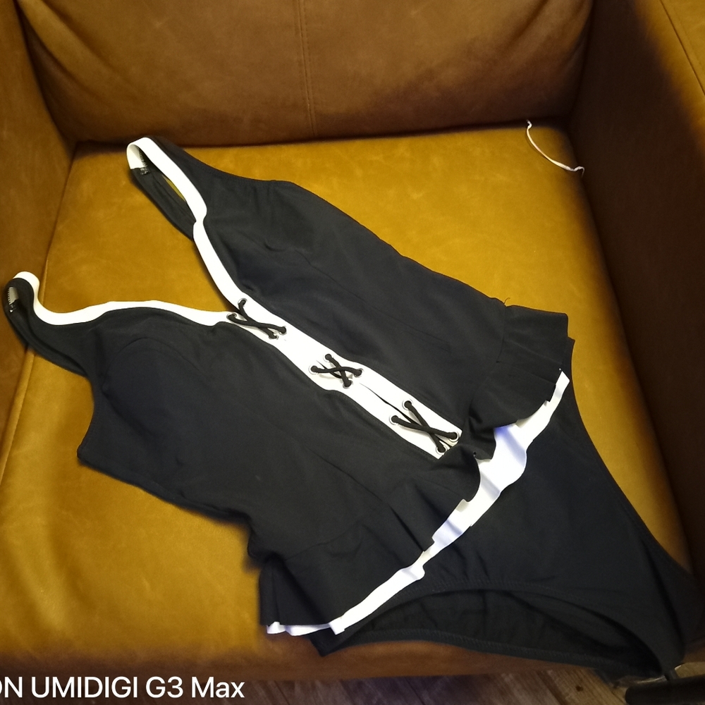 Swim suit